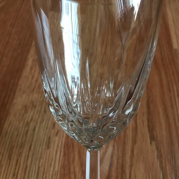 Set of 6 Vintage Luminarc Crystal Wine Glasses with cut glass pattern - Picture 3 of 6